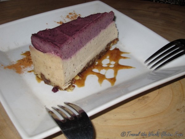 RAW Cheesecake: I'm not sure how they make cheesecake without real cheese so good!